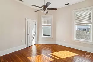 413 E Waldburg St, Savannah, GA 31401 - Photo 18