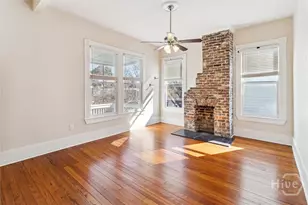 413 E Waldburg St, Savannah, GA 31401 - Photo 8