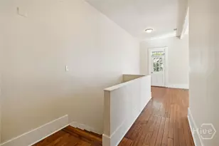 413 E Waldburg St, Savannah, GA 31401 - Photo 10