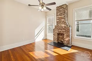 413 E Waldburg St, Savannah, GA 31401 - Photo 14