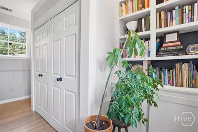 404 E 51st Street, Savannah, GA 31405 - Photo 10