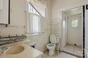 630 E 40th St, Savannah, GA 31401 - Photo 16