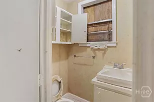 630 E 40th St, Savannah, GA 31401 - Photo 12