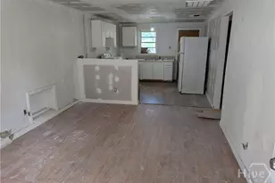 14 Dutton St, Savannah, GA 31415 - Photo 2