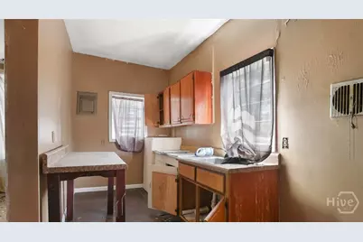 223 W 38th Street, Savannah, GA 31401 - Photo 24