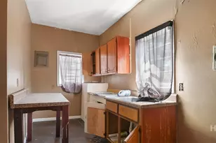 223 W 38th St, Savannah, GA 31401 - Photo 24