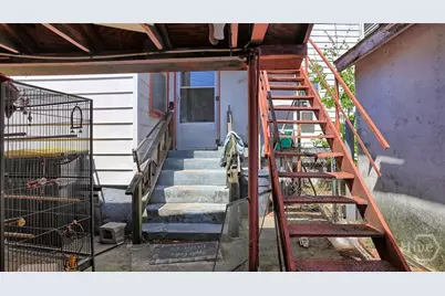223 W 38th Street, Savannah, GA 31401 - Photo 32