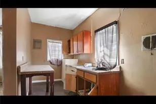 223 W 38th St, Savannah, GA 31401 - Photo 44