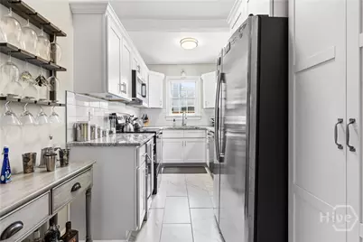 324 Price Street, Savannah, GA 31401 - Photo 16