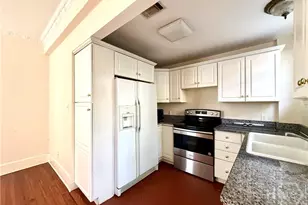 415 Price St, Savannah, GA 31401 - Photo 8