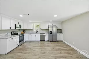 2448 Ware St, Blackshear, GA 31516 - Photo 6