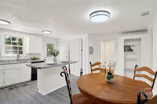 17 Russell Ave, Savannah, GA 31408 - Photo 10