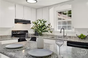 17 Russell Ave, Savannah, GA 31408 - Photo 16