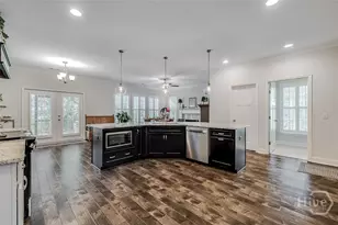17 Oakcrest Ct, Savannah, GA 31405 - Photo 10