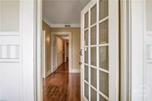 210 E 48th St, Savannah, GA 31405 - Photo 4