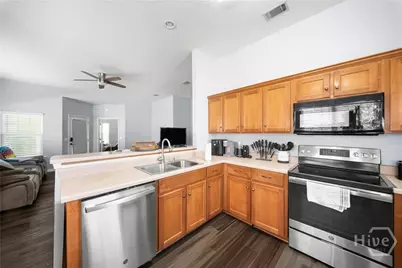 401 Barry McCaffrey Boulevard #B1, Hinesville, GA 31313 - Photo 8
