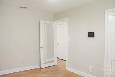 135 E Derenne Avenue, Savannah, GA 31405 - Photo 22