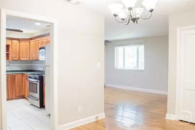 135 E Derenne Avenue, Savannah, GA 31405 - Photo 8
