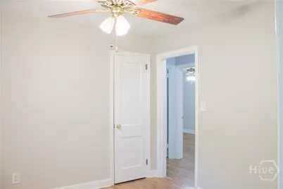 135 E Derenne Avenue, Savannah, GA 31405 - Photo 20