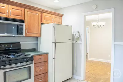 135 E Derenne Avenue, Savannah, GA 31405 - Photo 10