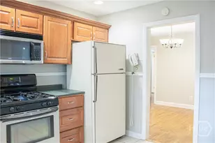 135 E Derenne Ave, Savannah, GA 31405 - Photo 10