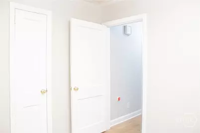 135 E Derenne Avenue, Savannah, GA 31405 - Photo 14