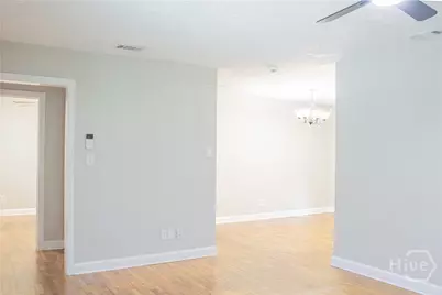135 E Derenne Avenue, Savannah, GA 31405 - Photo 6