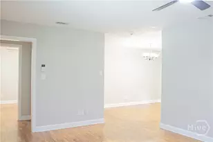 135 E Derenne Ave, Savannah, GA 31405 - Photo 6