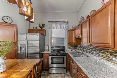 211 W 34th Street, Savannah, GA 31401 - Photo 14