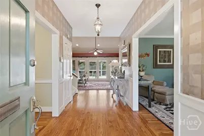 402 E 44th Street, Savannah, GA 31405 - Photo 4