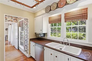 402 E 44th St, Savannah, GA 31405 - Photo 14