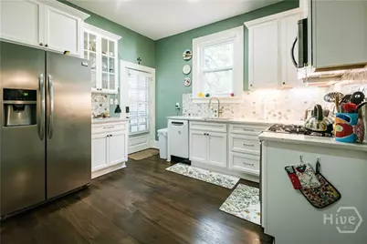 309 E 34th Street, Savannah, GA 31401 - Photo 10