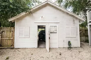 309 E 34th St, Savannah, GA 31401 - Photo 42