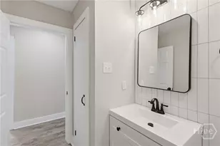 122 W 54th St, Savannah, GA 31405 - Photo 8