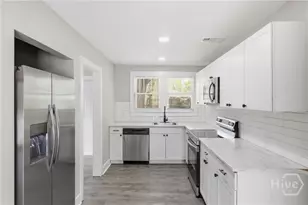 122 W 54th St, Savannah, GA 31405 - Photo 2