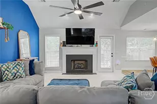 407 Laurel Hill Cir, Richmond Hill, GA 31324 - Photo 2