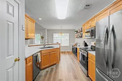 407 Laurel Hill Circle, Richmond Hill, GA 31324 - Photo 10