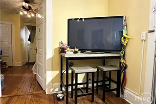 210 E State St, Savannah, GA 31401 - Photo 8