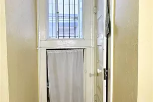 210 E State St, Savannah, GA 31401 - Photo 12