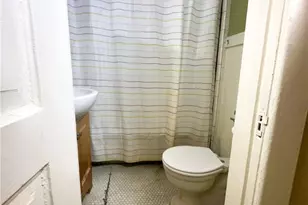210 E State St, Savannah, GA 31401 - Photo 14