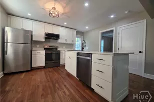 202 E 58th St, Savannah, GA 31405 - Photo 6