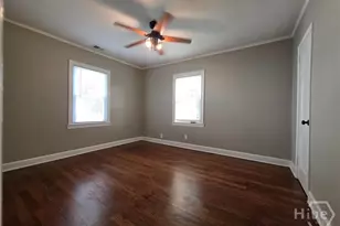 202 E 58th St, Savannah, GA 31405 - Photo 12