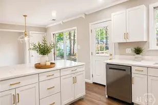 128 Paradise Dr, Savannah, GA 31406 - Photo 2
