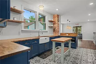 1129 E Duffy St, Savannah, GA 31404 - Photo 12
