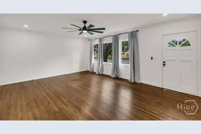 2223 E Derenne Avenue, Savannah, GA 31406 - Photo 8