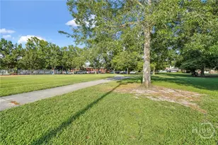 402 E 56th St, Savannah, GA 31405 - Photo 34