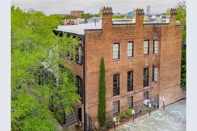 10 W Liberty Street, Savannah, GA 31401 - Photo 2