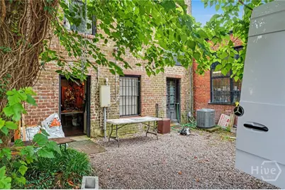 10 W Liberty Street, Savannah, GA 31401 - Photo 28