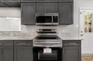 2111 Greenwood St, Savannah, GA 31404 - Photo 16
