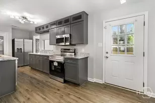 2111 Greenwood St, Savannah, GA 31404 - Photo 18